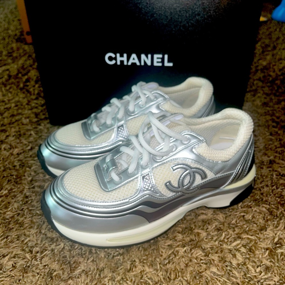 Chanel Women’s CC logo Sneakers
